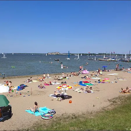 Logeren Aan Het Ijsselmeer *